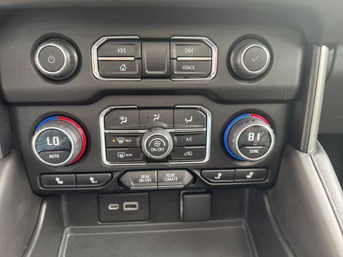 Used 2023 Chevrolet Tahoe Z71 AWD/4WD image 15