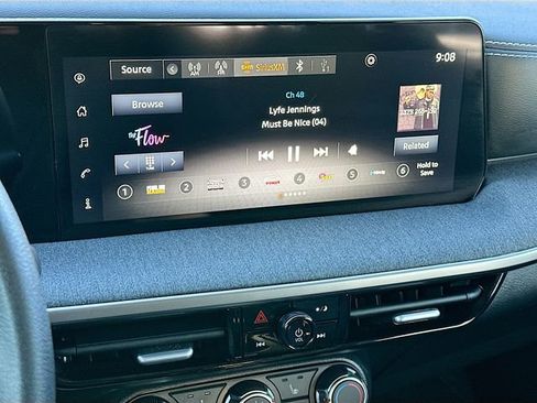 Used 2025 Nissan Kicks SV w/ SV Premium Package image 13