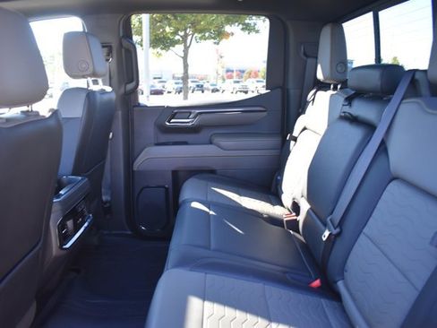 Used 2023 Chevrolet Silverado 1500 ZR2 w/ Technology Package image 20