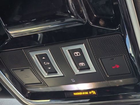 Used 2017 Land Rover Range Rover Long Wheelbase Supercharged image 25