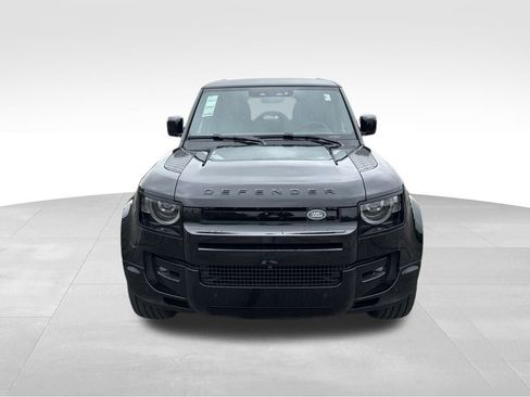 New 2025 Land Rover Defender 130 X-Dynamic SE image 4