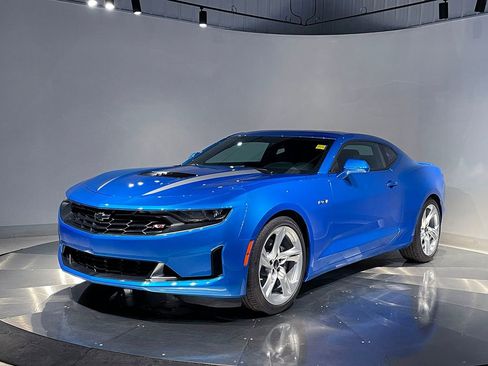 Used 2024 Chevrolet Camaro LT w/ RS Package RWD image 2