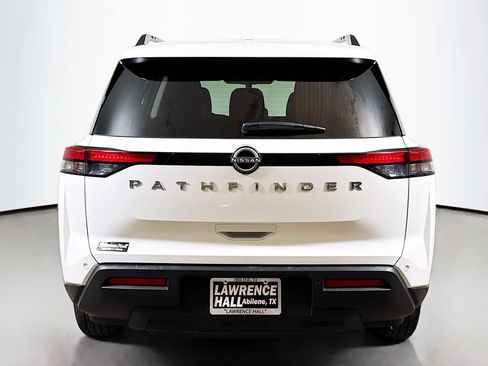 Used 2025 Nissan Pathfinder SV FWD image 5