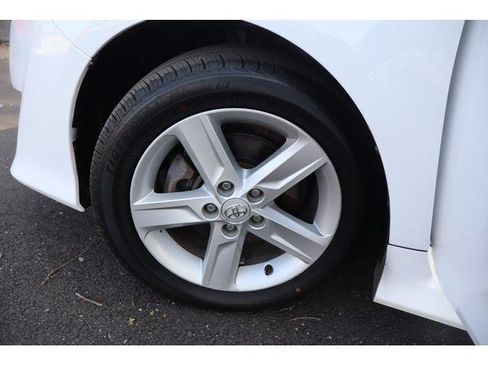 Used 2013 Toyota Camry SE image 13
