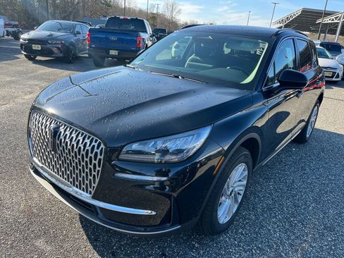 New 2026 Lincoln Corsair Premiere image 4