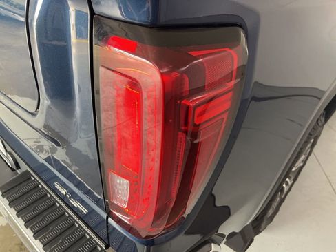 Used 2021 GMC Sierra 1500 SLT w/ SLT Convenience Package AWD/4WD image 45