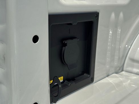 New 2025 Ford F150 Lariat w/ Equipment Group 501A Mid image 45