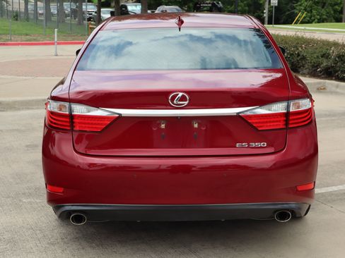 Used 2015 Lexus ES 350 w/ Luxury Package FWD image 4