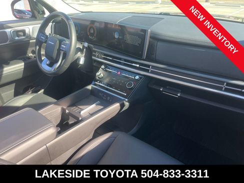 Used 2026 Hyundai Santa Fe SEL FWD image 16