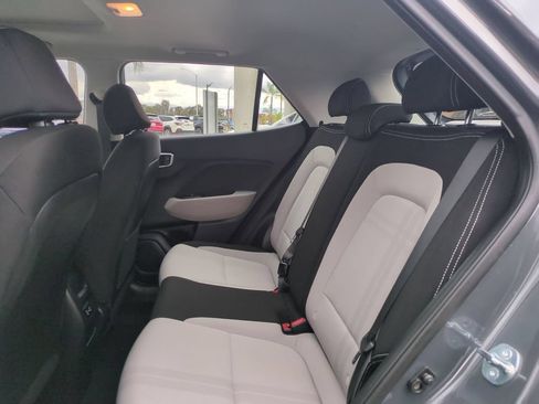 Used 2025 Hyundai Venue SEL FWD image 26
