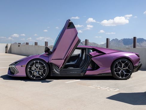 Used 2026 Lamborghini Revuelto AWD/4WD image 7