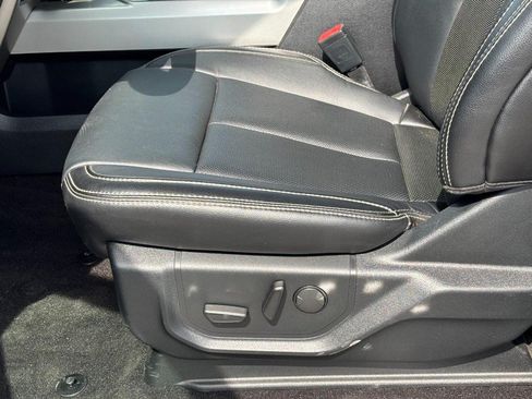 Used 2019 Ford F150 Lariat w/ Equipment Group 502A Luxury AWD/4WD image 17