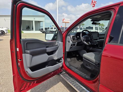 Used 2025 Ford F150 XLT w/ Equipment Group 301A Standard AWD/4WD image 14