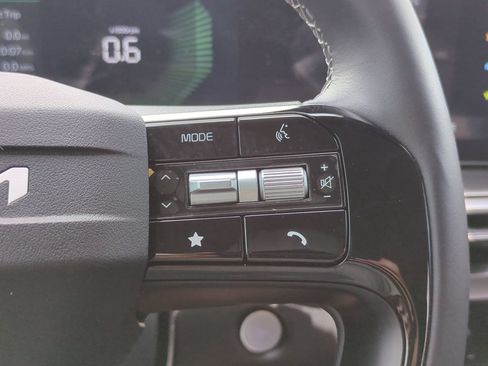 Certified 2026 Kia Sorento LX FWD image 24