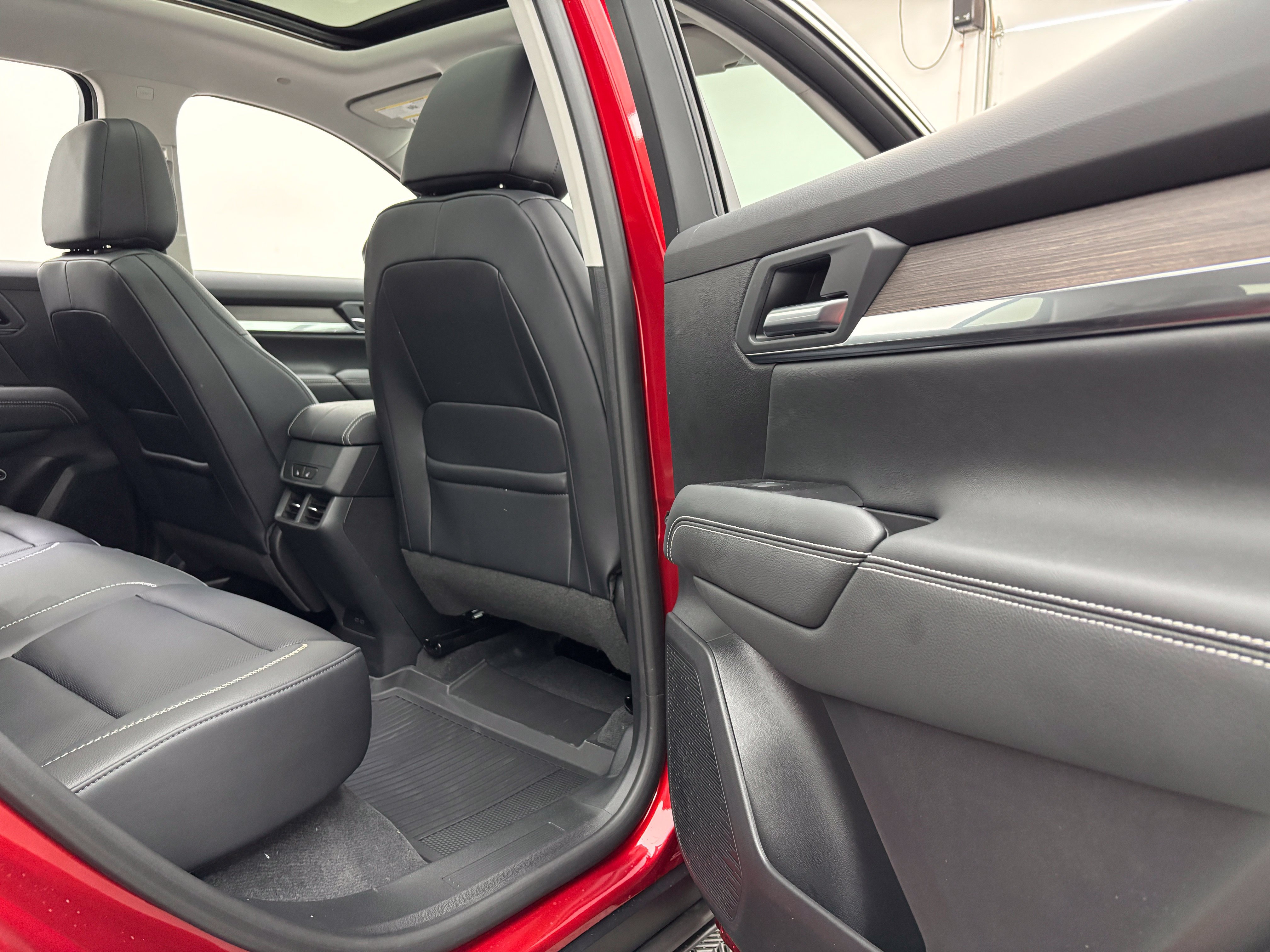 New 2027 GMC Terrain Denali w/ LPO, Floor Liner Package AWD/4WD image 38