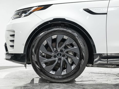 Used 2023 Land Rover Discovery S R-Dynamic image 3