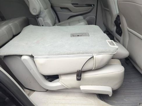 Used 2017 GMC Acadia SLT FWD image 25