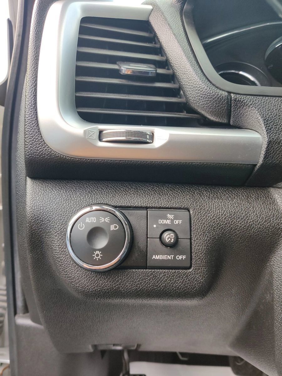 Used 2016 GMC Acadia SLE FWD image 26