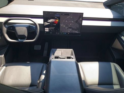 Used 2025 Tesla Cybertruck AWD Crew Cab image 28