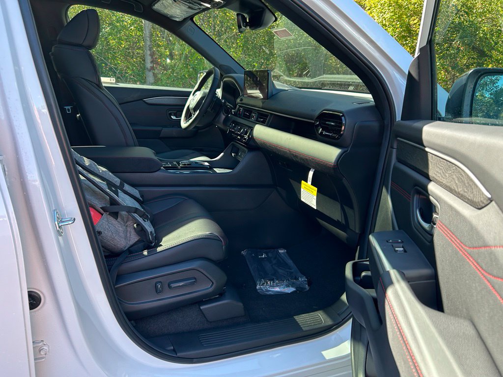 New 2026 Honda Pilot Black Edition image 9