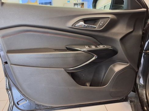 Used 2024 Chevrolet Trax RS w/ Sunroof Package image 21