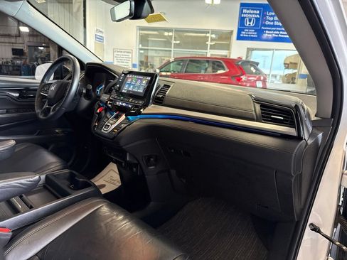 Certified 2023 Honda Odyssey Touring image 24