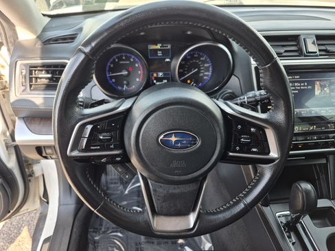 Used 2018 Subaru Outback 2.5i Limited AWD/4WD image 9