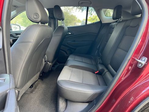 Used 2025 Chevrolet Trax LT image 22