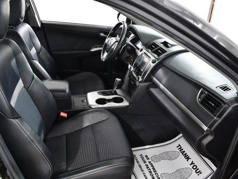 Used 2012 Toyota Camry SE FWD image 10
