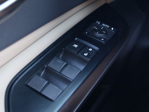 Used 2020 Lexus ES 300h w/ Premium Package FWD image 15