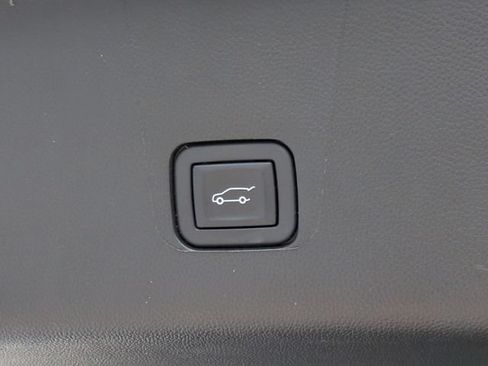 Certified 2023 Chevrolet Traverse RS w/ LPO, Floor Liner Package FWD image 15