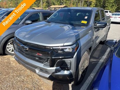 Used 2025 Chevrolet Colorado Z71 w/ Z71 Convenience Package 2