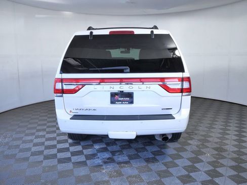 Used 2016 Lincoln Navigator Select AWD/4WD image 7