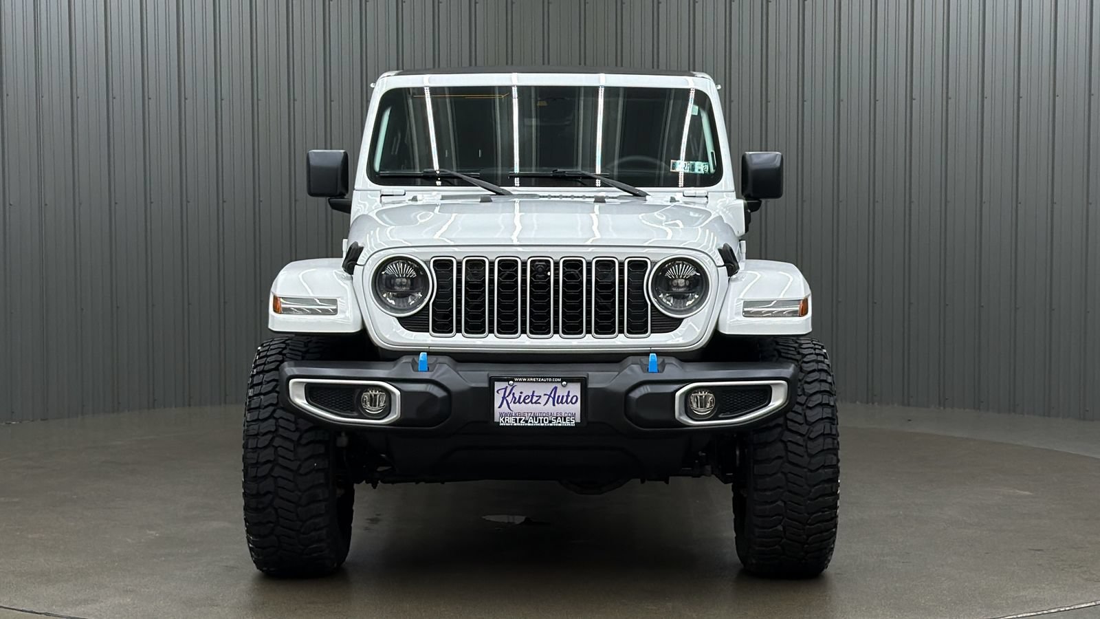Used 2024 Jeep Wrangler Unlimited Sahara w/ Technology Group AWD/4WD image 8