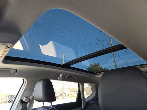 New 2024 Volkswagen Taos SE image 25