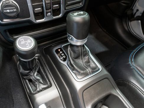 Used 2024 Jeep Wrangler High Altitude AWD/4WD image 25