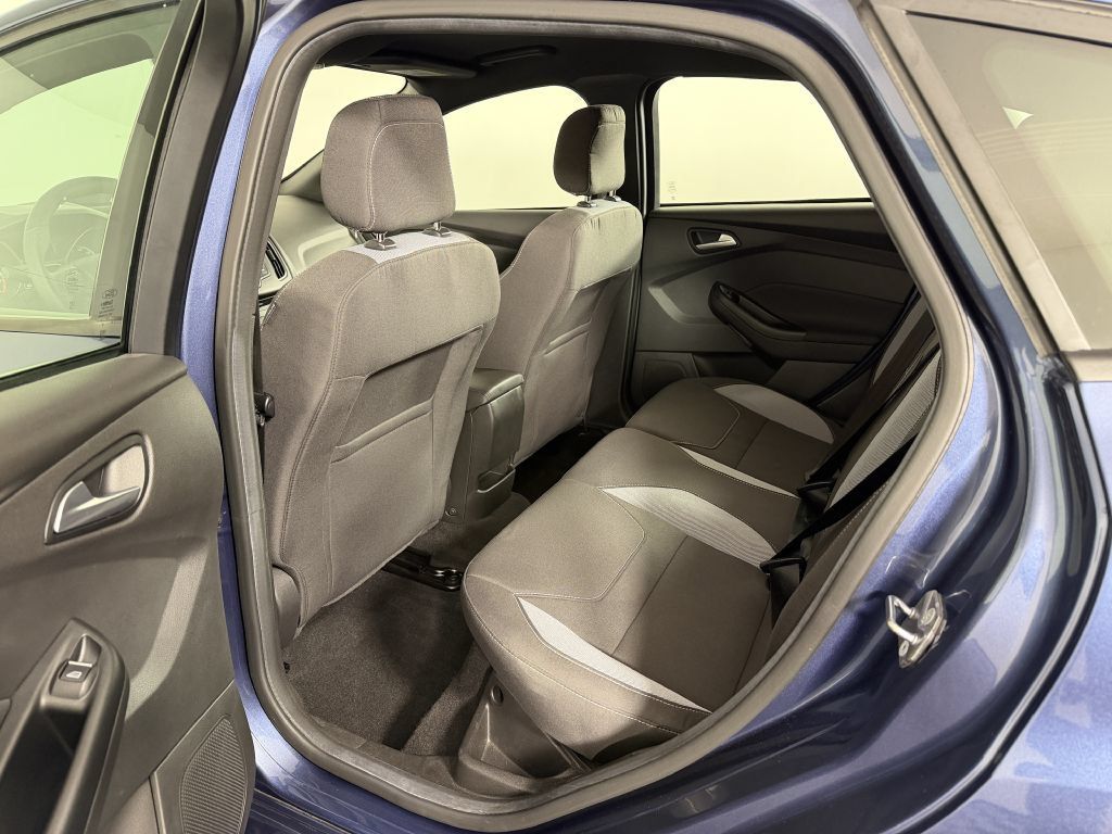 Used 2018 Ford Focus ST FWD image 19