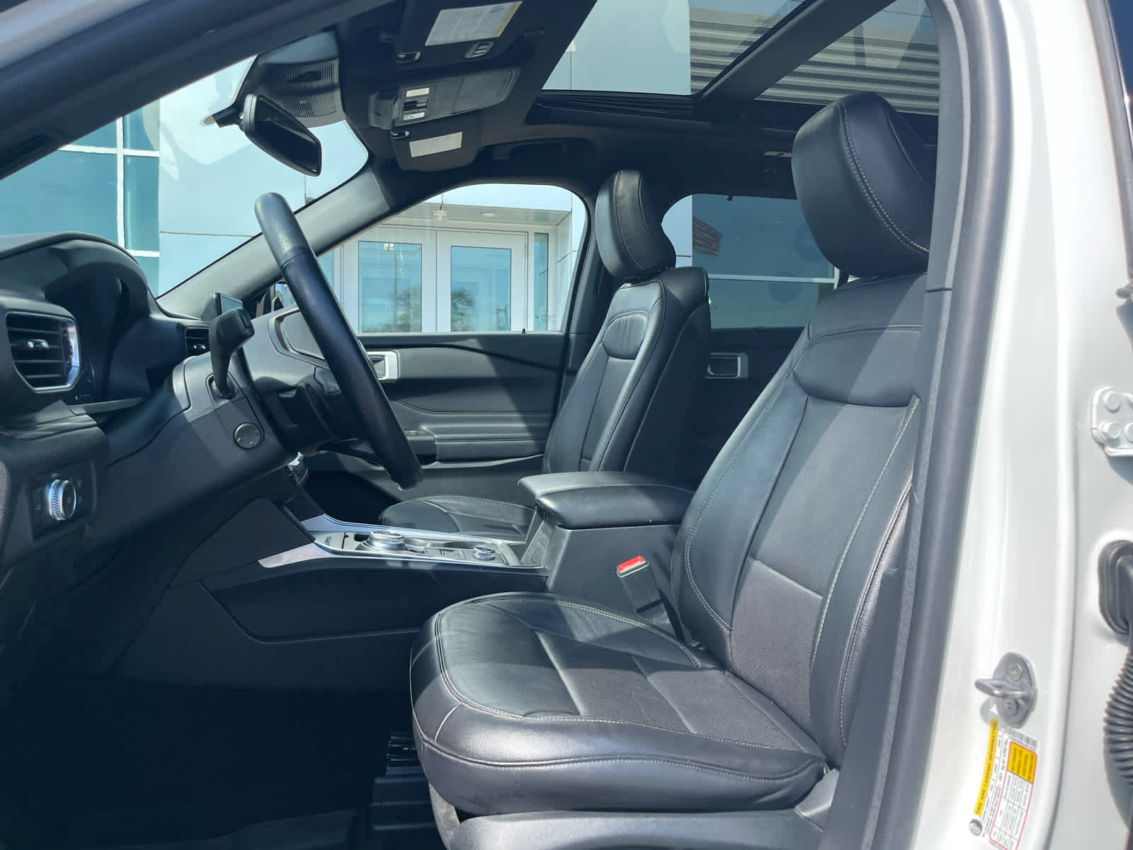 Used 2020 Ford Explorer Limited AWD/4WD image 10