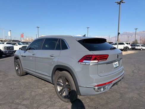 Used 2022 Volkswagen Atlas Cross Sport SEL R-Line image 22