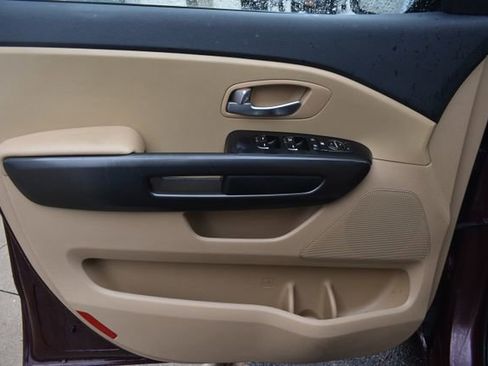 Used 2019 Kia Sedona LX image 18