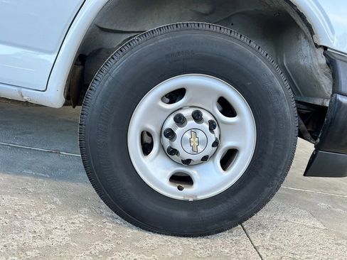 Used 2022 Chevrolet Express 2500 Extended w/ Driver Convenience Package image 13