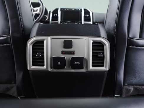 Used 2019 Ford F150 Lariat w/ Equipment Group 502A Luxury AWD/4WD image 34