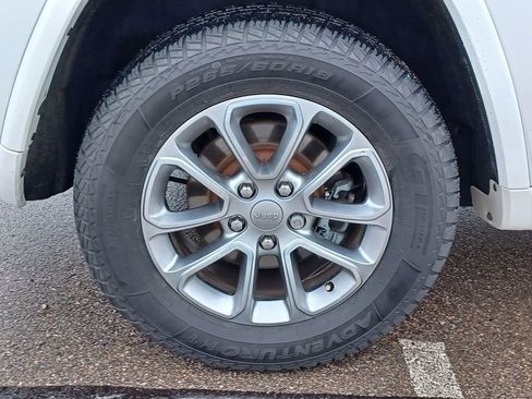 Used 2016 Jeep Grand Cherokee Overland image 4