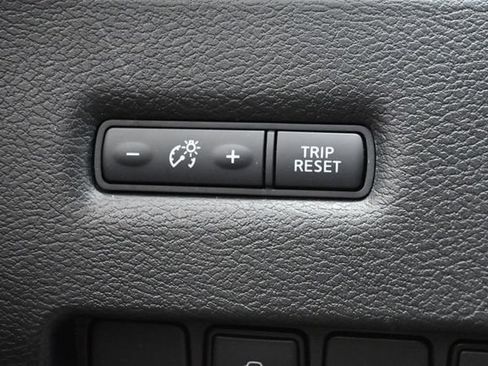 Used 2023 Nissan Murano SV AWD/4WD image 29