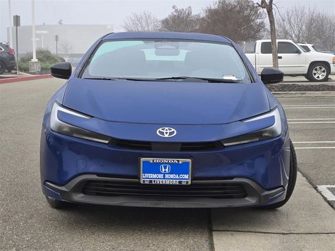 Used 2024 Toyota Prius LE image 2