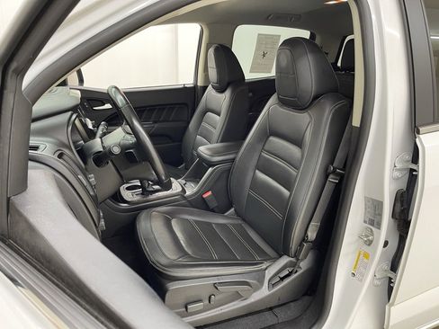 Used 2021 GMC Canyon Denali image 18