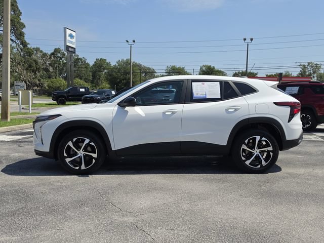 Used 2024 Chevrolet Trax RS w/ Driver Confidence Package FWD image 3