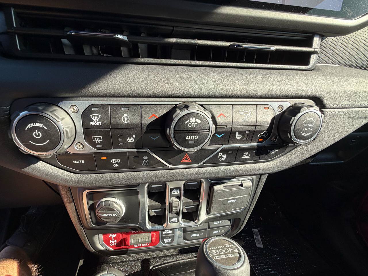 Used 2024 Jeep Wrangler Unlimited Rubicon 392 AWD/4WD image 29