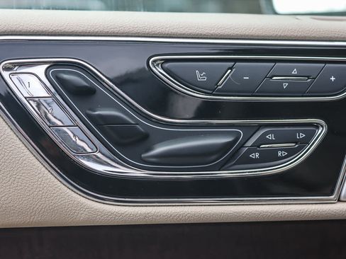 Used 2020 Lincoln Navigator L Reserve w/ Luxury Package image 21