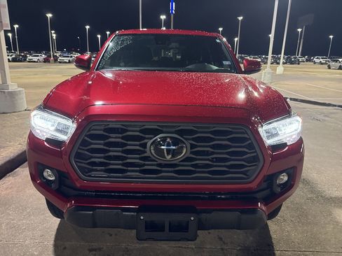 Used 2022 Toyota Tacoma TRD Off-Road image 8